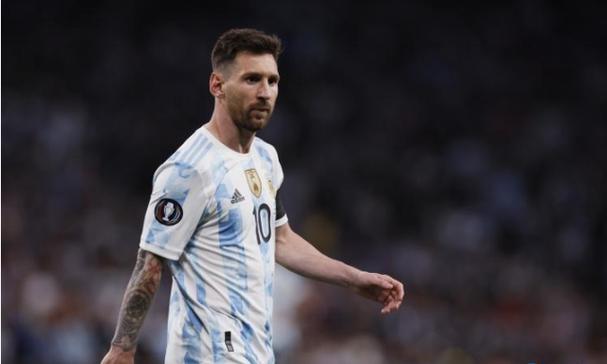 它苏醒了！3I/ATLAS正在喷射金属蒸汽